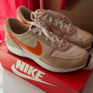 Nike Men's Beige and Orange Low-Top Sneakers